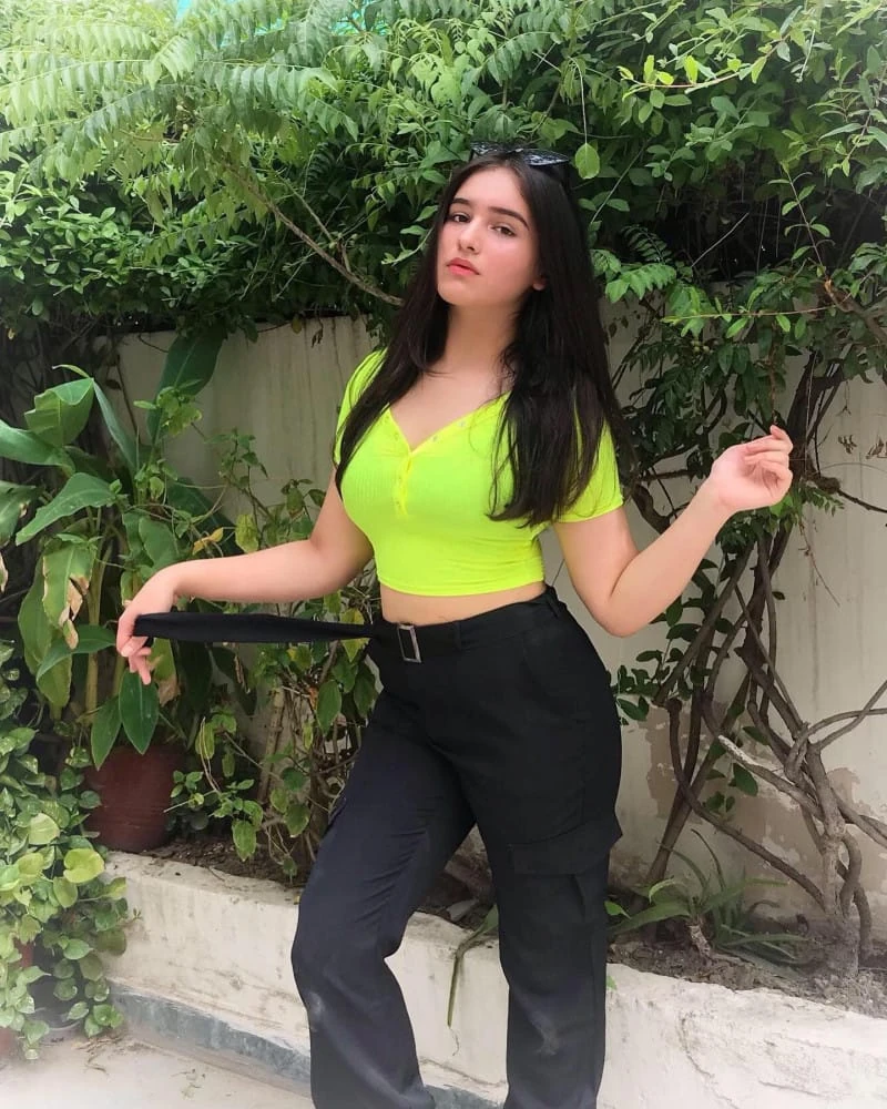 Komal - Mumbai Escort