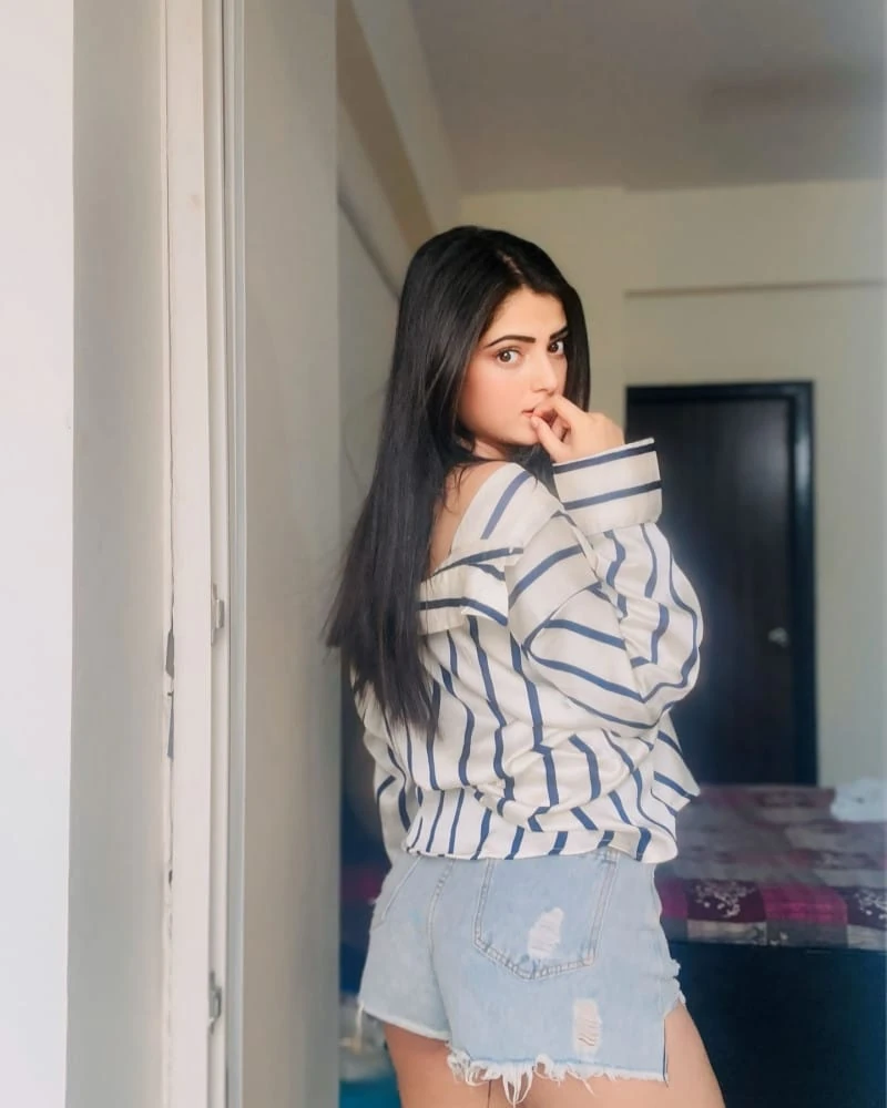 Pooja - Mumbai Escort